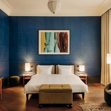 Boutique Hotel Chateau Royal Berlin Exterior photo A bedroom at the hotel