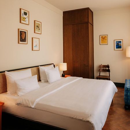 Boutique Hotel Chateau Royal Berlin Exterior photo A bedroom at the hotel