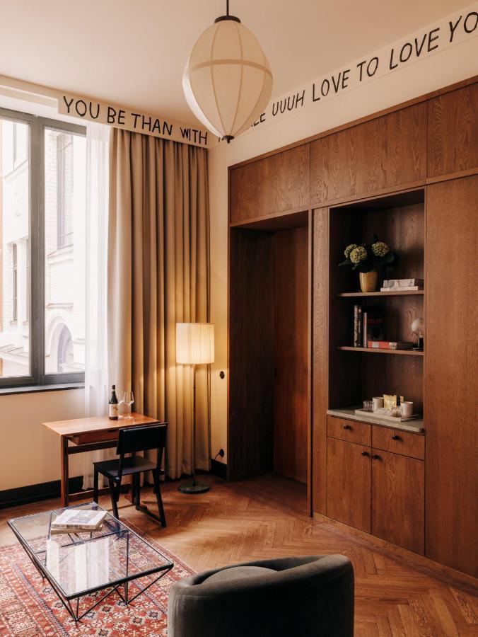 Boutique Hotel Chateau Royal Berlin Exterior photo A room at the Hotel Axelmannstein