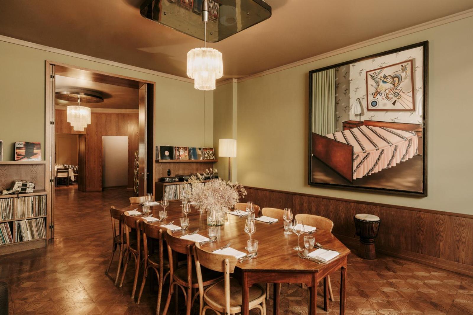 Boutique Hotel Chateau Royal Berlin Exterior photo The dining room at The Ivy, 2016