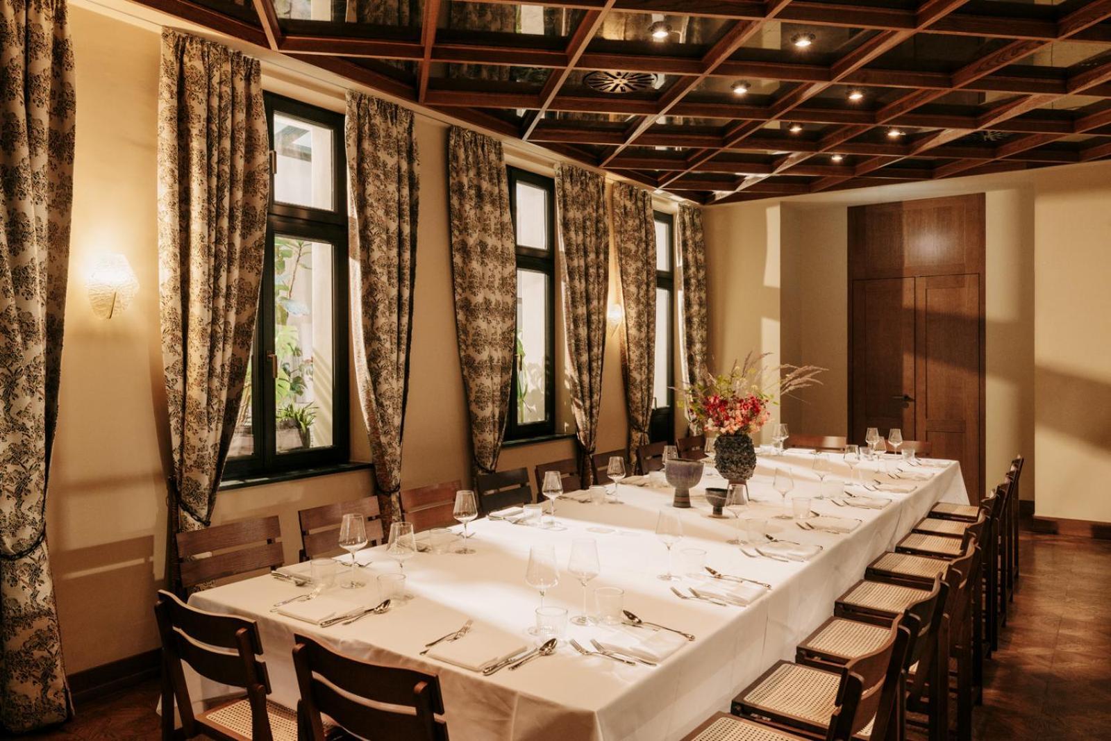 Boutique Hotel Chateau Royal Berlin Exterior photo The restaurant