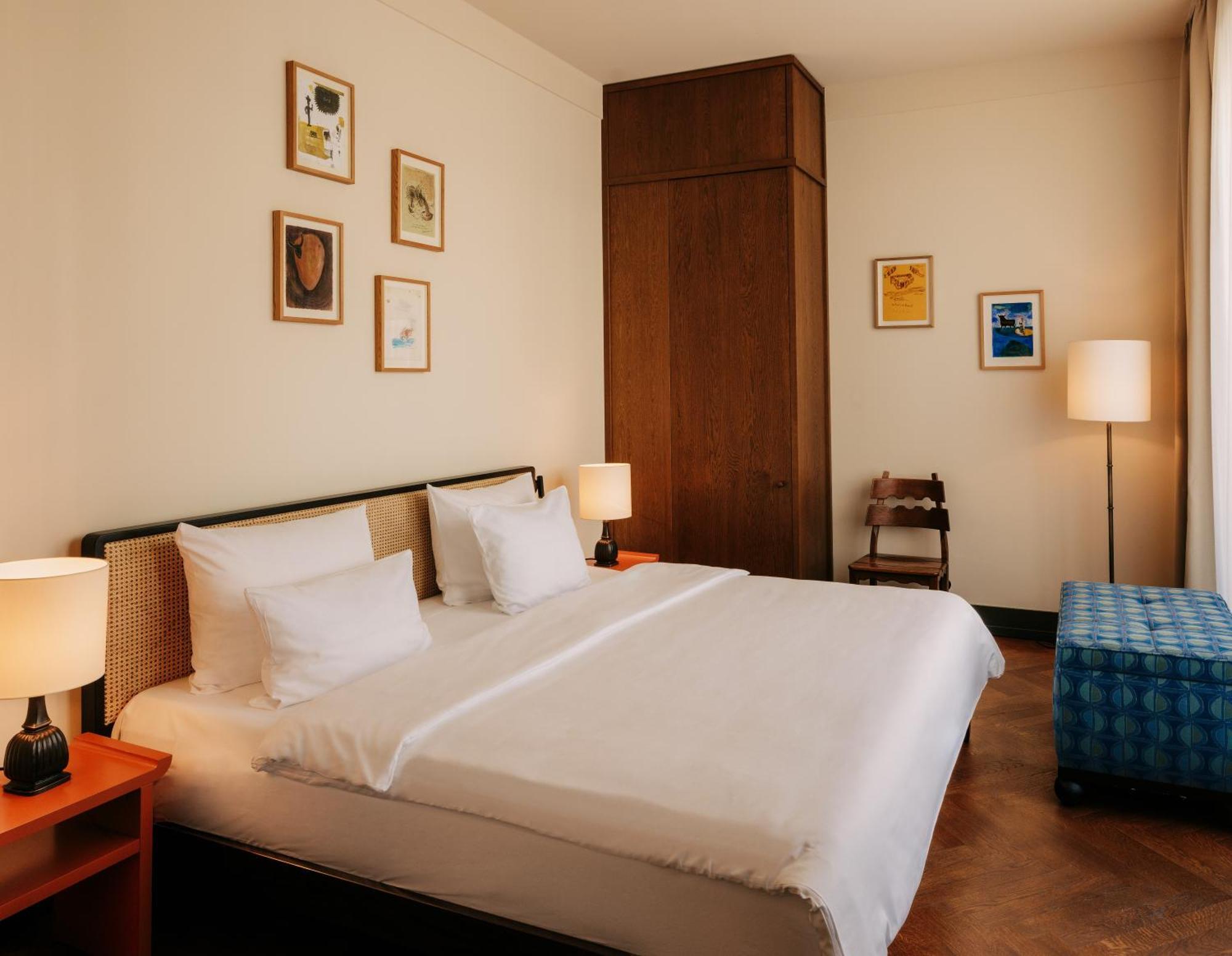 Boutique Hotel Chateau Royal Berlin Exterior photo A bedroom at the hotel