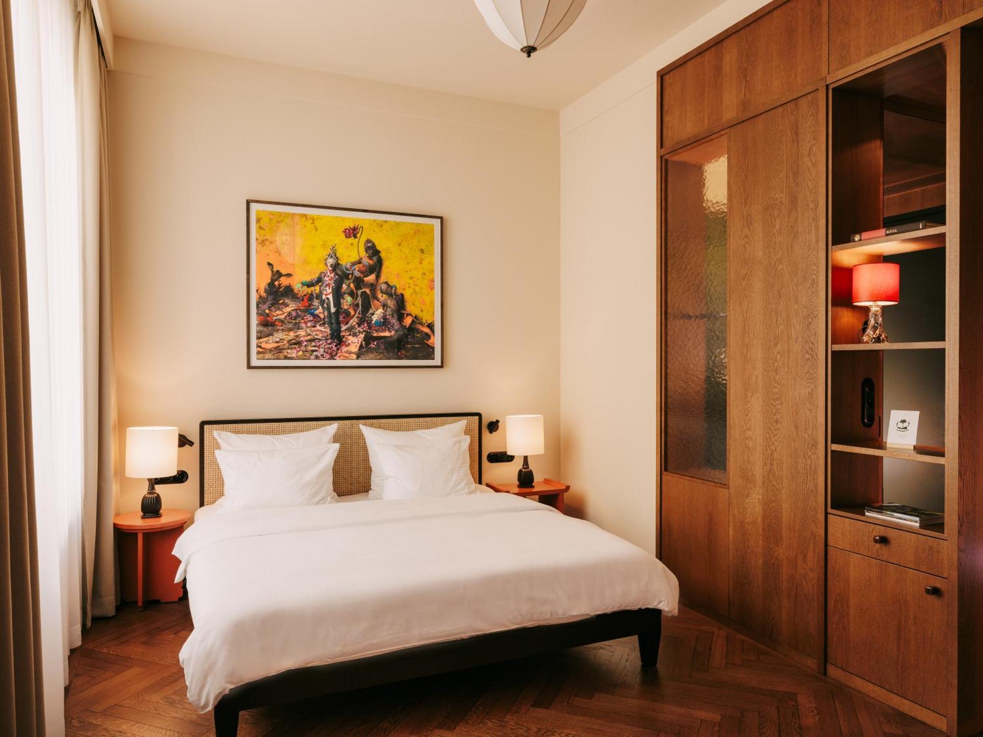 Boutique Hotel Chateau Royal Berlin Exterior photo A bedroom at the hotel
